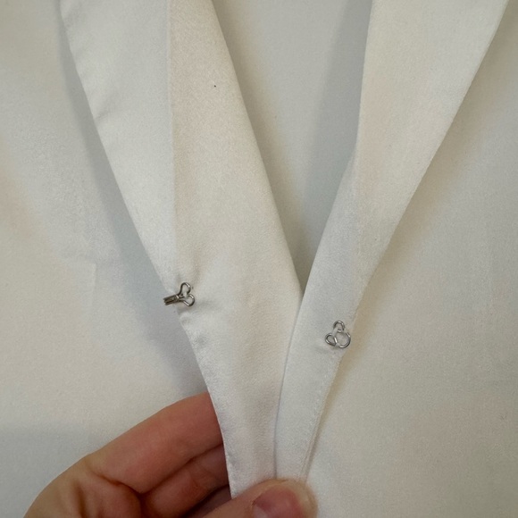 NWOT Satin White Collared Blouse - Picture 5 of 8